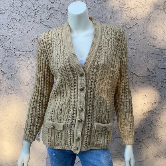 GAELTARRA Vintage 100% Pure New Wool Knitted Cardigan Absolutely Darling - Picture 1 of 13